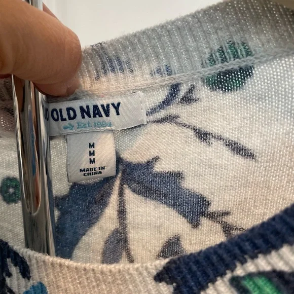 Old Navy Floral Pullover - Picture 4 of 7